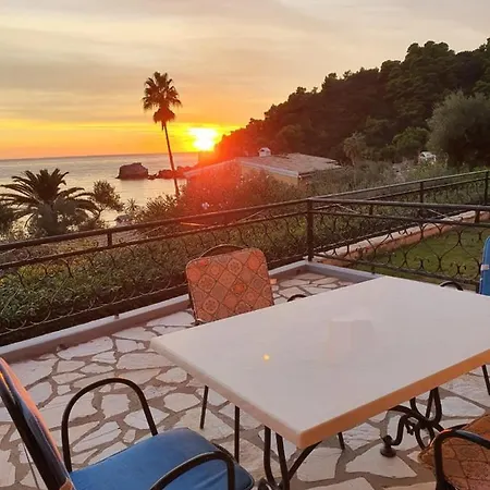 Corfu Menigos 45 * גליפאדה