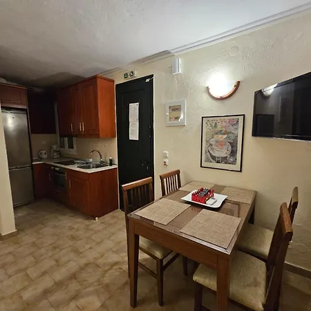 Corfu Menigos 45 * グリファダ